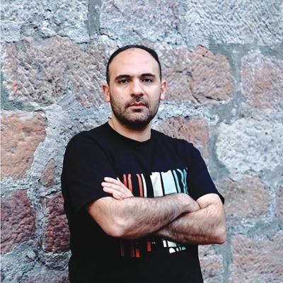 نوید برگ ریزان