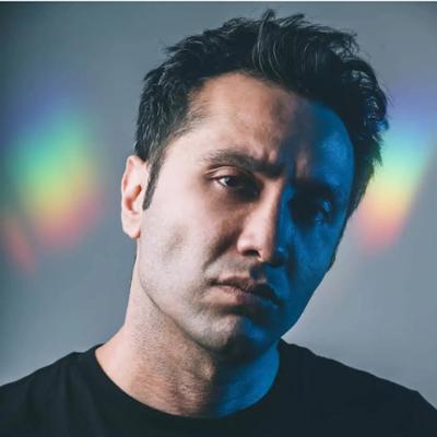 پوریا متابعان